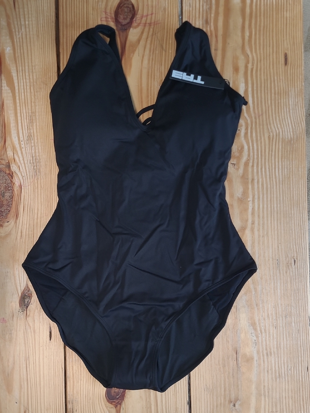 87. NWT  $175 STYLE PLUNGEY  XL SHORT